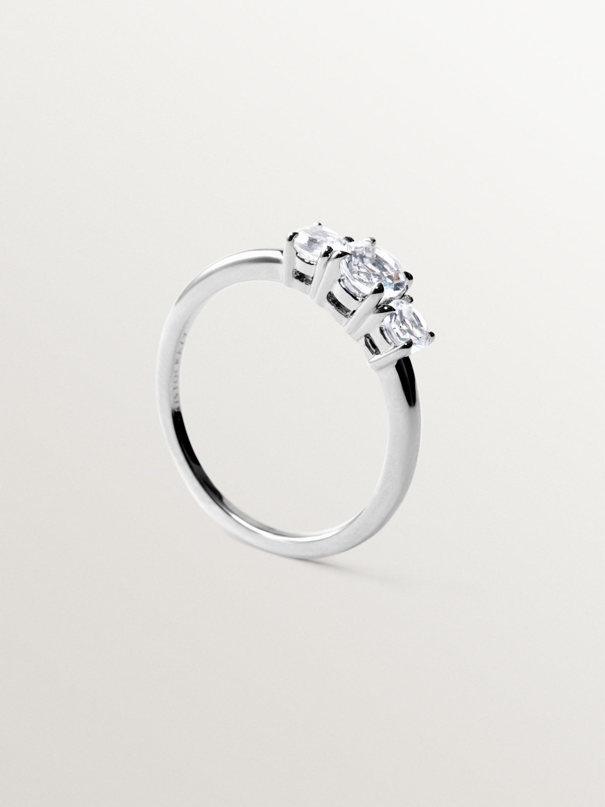 Anillo tresillo de plata 925 con cuarzos blancos