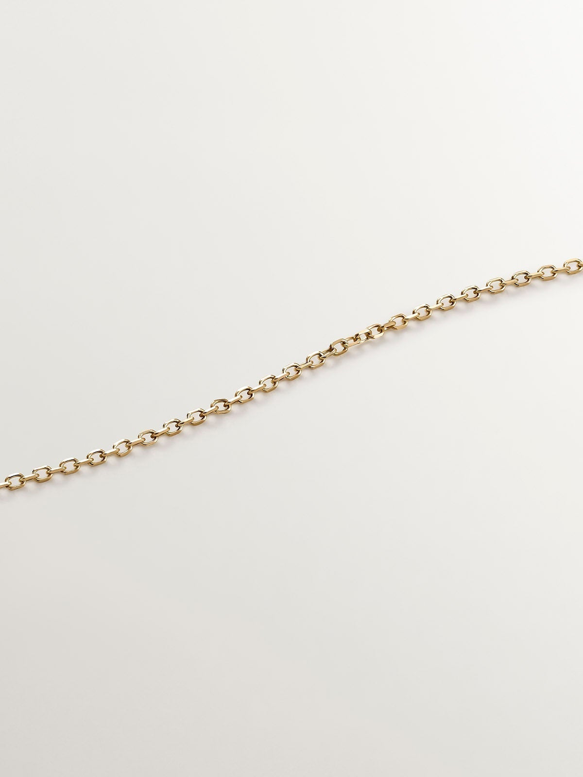 Colgante de oro amarillo de 9K con trébol de esmeraldas y diamantes