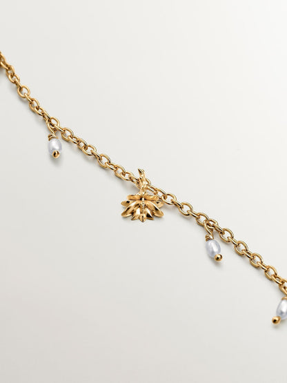 Pulsera de plata 925 bañada en oro amarillo de 18K con perlas de río y nenúfar