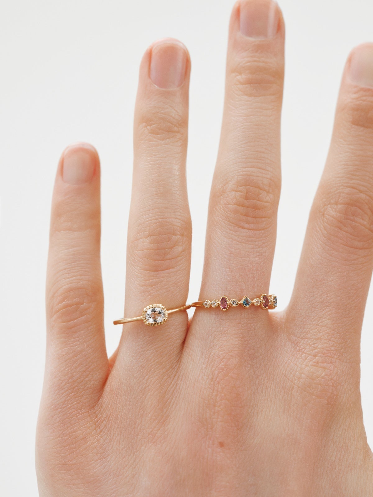 Anillo de plata 925 bañada en oro amarillo de 18K con topacio blanco