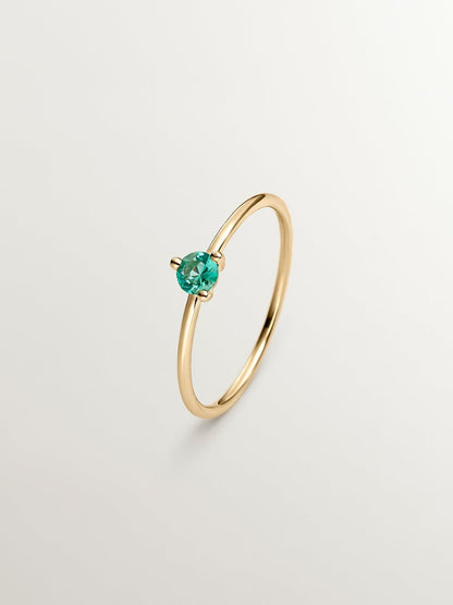 Anillo de oro amarillo de 9K con esmeralda verde