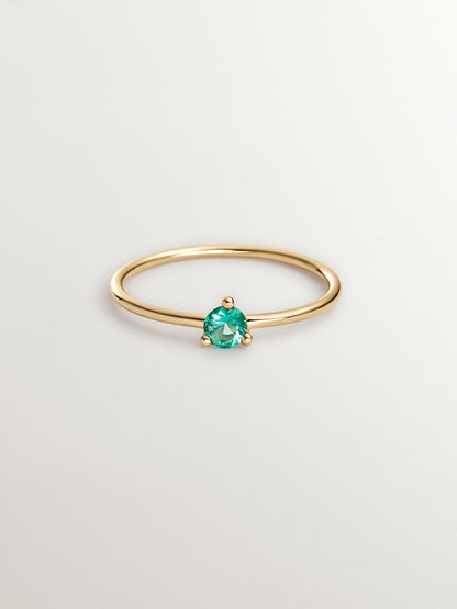 Anillo de oro amarillo de 9K con esmeralda verde