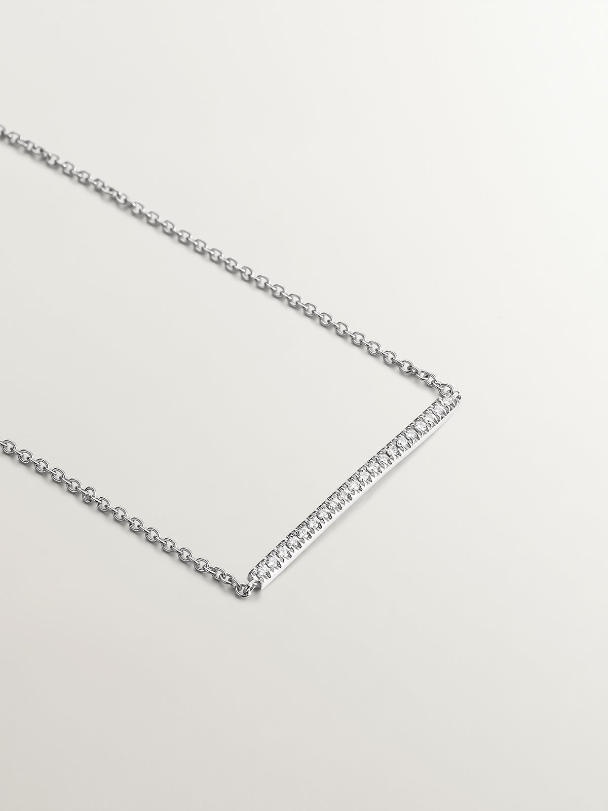 Pulsera de oro blanco de 18K con diamantes en talla brillante