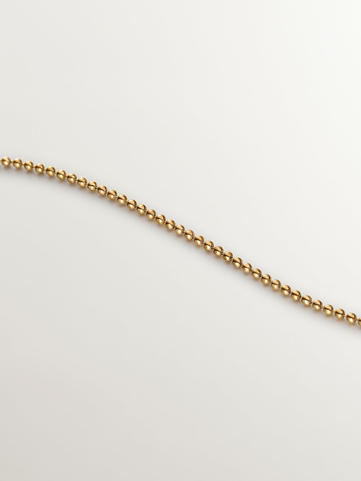 Collar de oro amarillo de 18K con efecto envejecido y diamantes en talla brillante