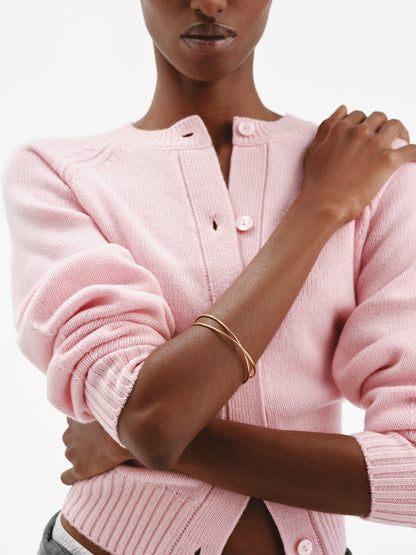 Pulsera rígida estilo semanario de plata 925 bañada en oro amarillo de 18K.