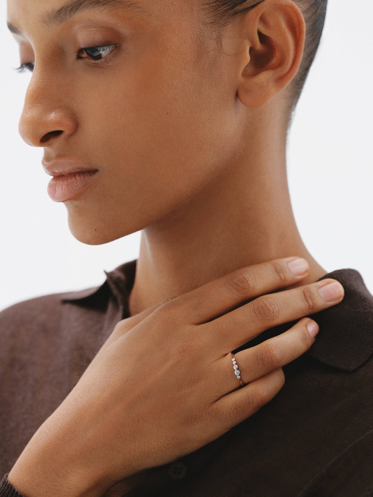 Anillo de oro blanco y amarillo de 9K con diamantes