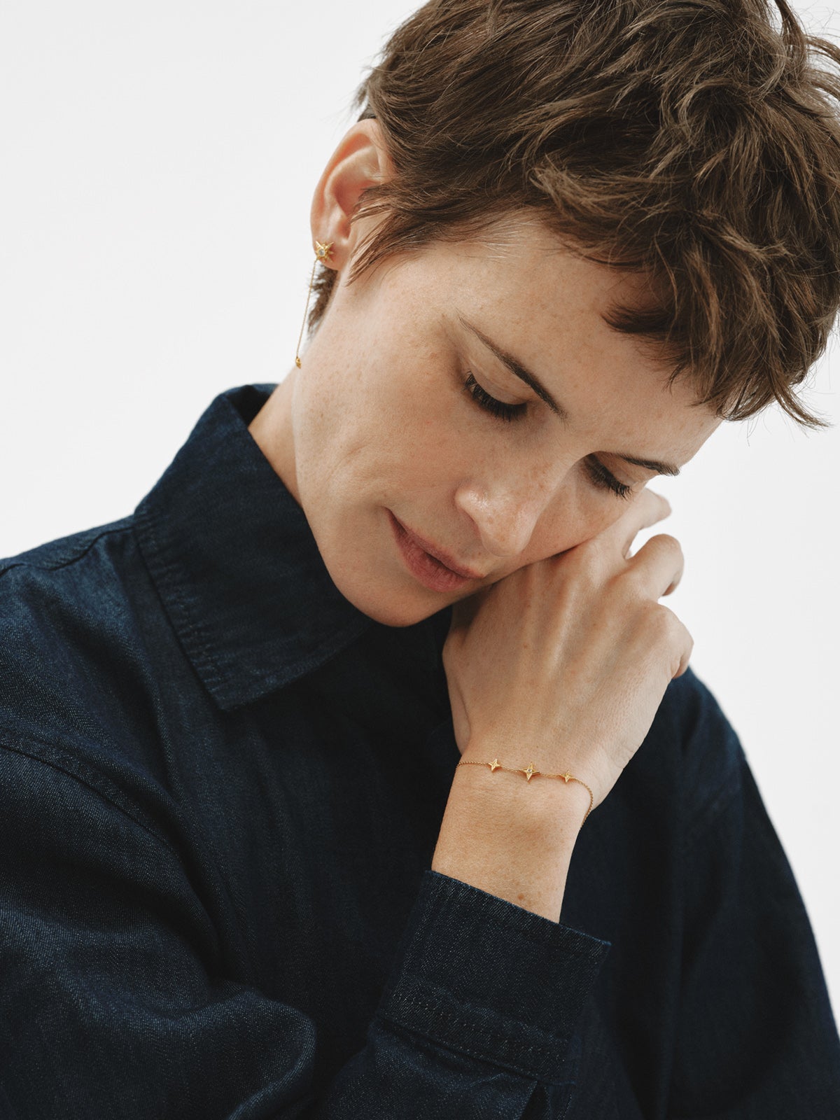 Pulsera de plata 925 bañada en oro amarillo de 18K con topacio blanco y forma de estrellas