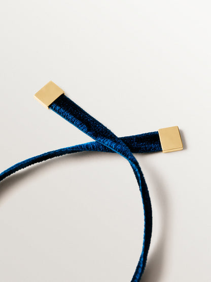 Pulsera de terciopelo con charm estrella de plata 925 bañada en oro amarillo de 18K con topacio blanco